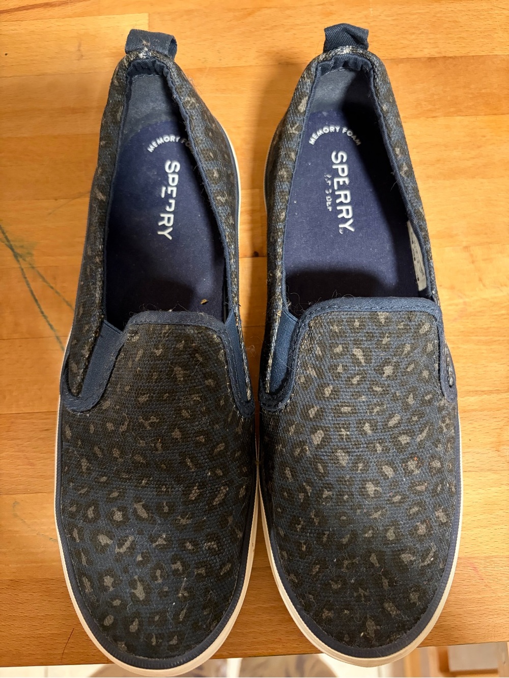 Sperry Twin Gore Crest Cheetah Print Slip On Sneakers women’s size US 9
